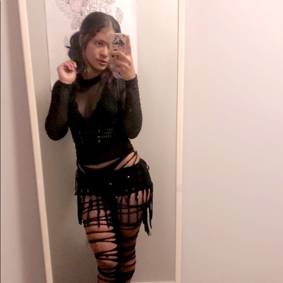 Heellloo ! I’m 😈. - Picture 2 of 6